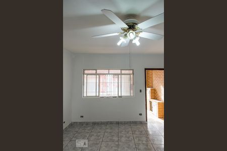Sala de casa à venda com 2 quartos, 200m² em Vila Nivi, São Paulo