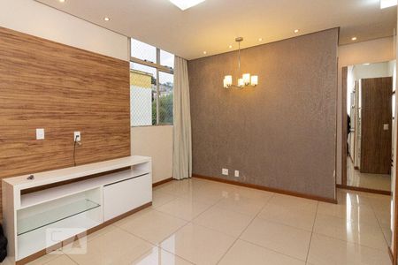 sala de Apartamento com 2 quartos, 65m² Minas Brasil