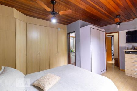 Casa à venda com 200m², 6 quartos e 5 vagas Casa à venda com 200m², 6 quartos e 5 vagasCasa 2 - Suíte