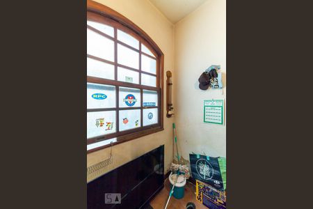 Casa à venda com 200m², 6 quartos e 5 vagas Casa à venda com 200m², 6 quartos e 5 vagasCasa 1 - Escritório