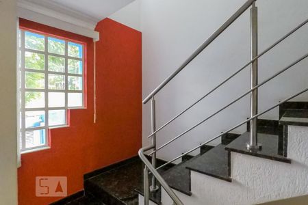 Escada de casa à venda com 3 quartos, 179m² em Vila Brasílio Machado, São Paulo