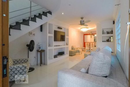 Sala de casa à venda com 3 quartos, 179m² em Vila Brasílio Machado, São Paulo