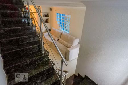 Escada de casa à venda com 3 quartos, 179m² em Vila Brasílio Machado, São Paulo