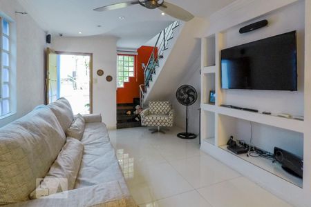 Sala de casa à venda com 3 quartos, 179m² em Vila Brasílio Machado, São Paulo
