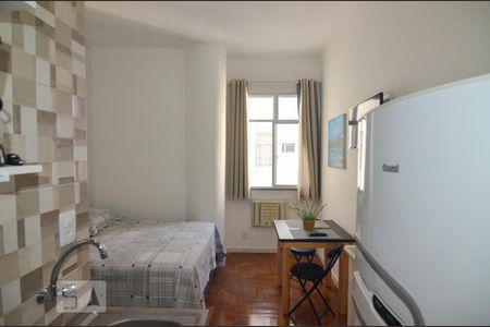 Cozinha de kitnet/studio para alugar com 1 quarto, 28m² em Botafogo, Rio de Janeiro