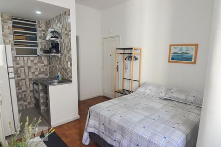 Sala / Quarto de kitnet/studio para alugar com 1 quarto, 28m² em Botafogo, Rio de Janeiro