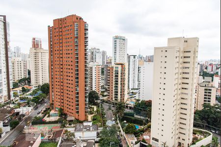 Apartamento à venda com 227m², 4 quartos e 4 vagasVista da suíte 4