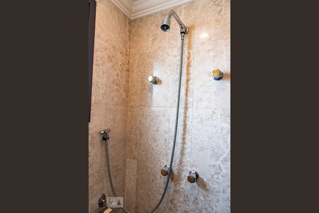 Apartamento à venda com 227m², 4 quartos e 4 vagasChuveiro