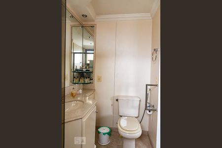 Apartamento à venda com 227m², 4 quartos e 4 vagasBanheiro da suíte 4