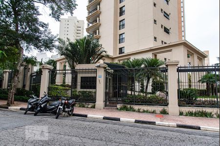 Apartamento à venda com 227m², 4 quartos e 4 vagasFachada