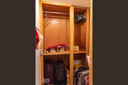 Apartamento à venda com 227m², 4 quartos e 4 vagasCloset da sala 1