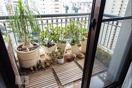 Apartamento à venda com 227m², 4 quartos e 4 vagasVaranda da suíte 2