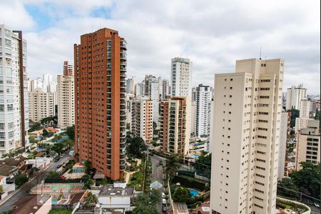 Apartamento à venda com 227m², 4 quartos e 4 vagasVista da suíte 2