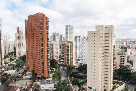Apartamento à venda com 227m², 4 quartos e 4 vagasVista da suíte 1