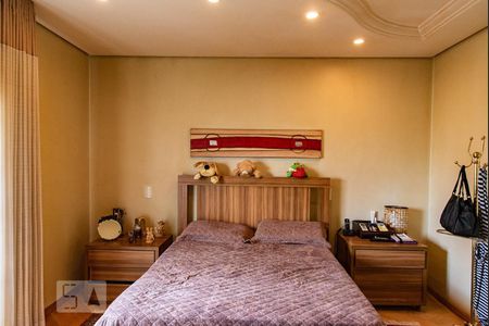 Apartamento à venda com 227m², 4 quartos e 4 vagasSuíte 2