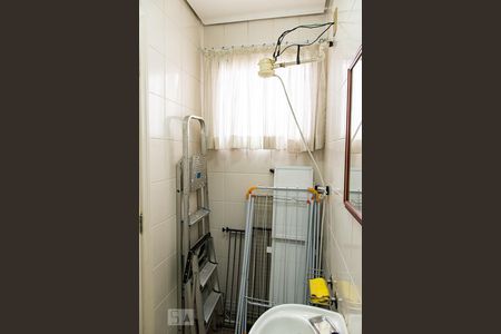 Apartamento à venda com 227m², 4 quartos e 4 vagasBanheiro de serviço