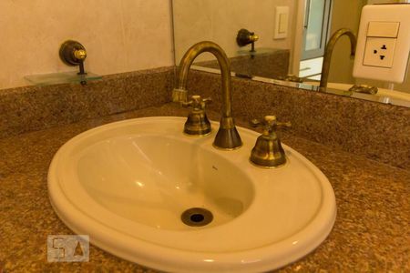 Apartamento à venda com 257m², 4 quartos e 6 vagasBanheiro Suíte 3