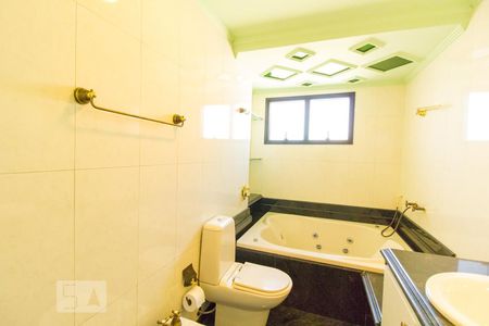 Apartamento à venda com 257m², 4 quartos e 6 vagasBanheiro Suíte 4