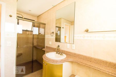 Apartamento à venda com 257m², 4 quartos e 6 vagasBanheiro Suíte 1