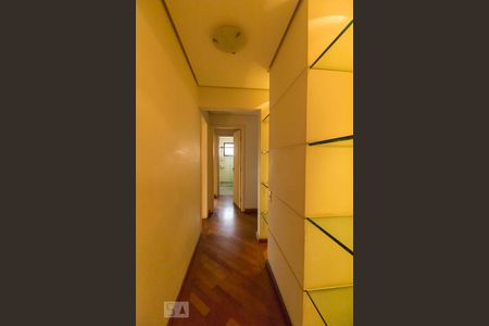 Apartamento à venda com 257m², 4 quartos e 6 vagasCorredor