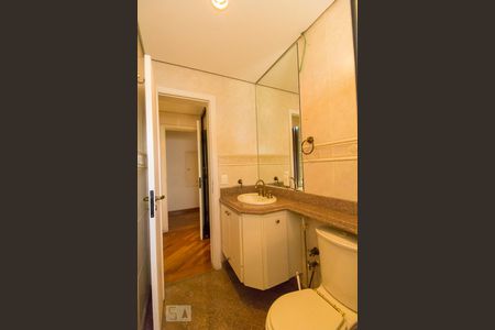 Apartamento à venda com 257m², 4 quartos e 6 vagasBanheiro Suíte 3