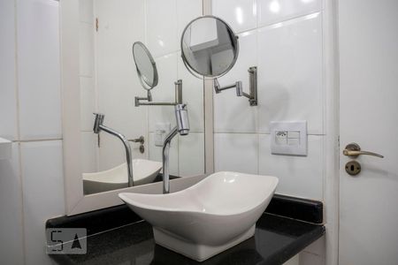 Apartamento para alugar com 56m², 2 quartos e sem vagaBanheiro