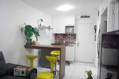 Sala/Cozinha de apartamento à venda com 1 quarto, 38m² em Jardim Santa Teresinha, São Paulo