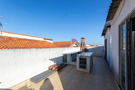 Casa à venda com 120m², 4 quartos e 3 vagas Casa à venda com 120m², 4 quartos e 3 vagasChurrasqueira
