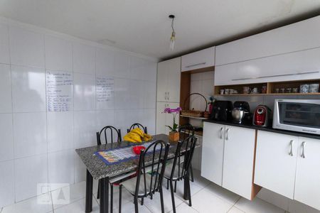 Casa à venda com 120m², 4 quartos e 3 vagas Casa à venda com 120m², 4 quartos e 3 vagasCozinha