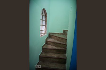 Escada Terreo de casa para alugar com 3 quartos, 160m² em Vila Matilde, São Paulo