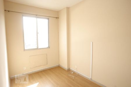 Apartamento à venda com 74m², 2 quartos e 1 vagaQuarto 2