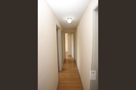 Corredor de apartamento para alugar com 2 quartos, 74m² em Vila Isabel, Rio de Janeiro