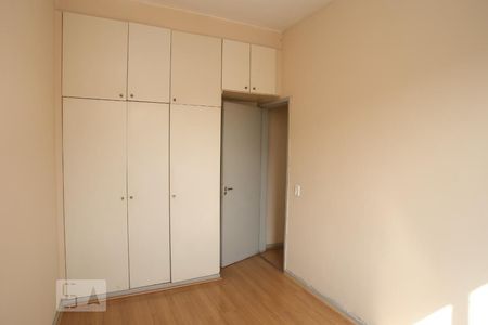 Apartamento à venda com 74m², 2 quartos e 1 vagaQuarto 2