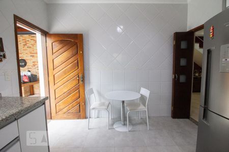 Casa à venda com 318m², 5 quartos e 8 vagasCozinha