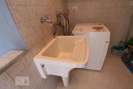 Casa à venda com 318m², 5 quartos e 8 vagasÁrea de Serviço