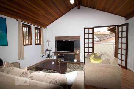 Casa à venda com 318m², 5 quartos e 8 vagasSala