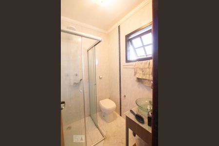 Casa à venda com 318m², 5 quartos e 8 vagasBanheiro