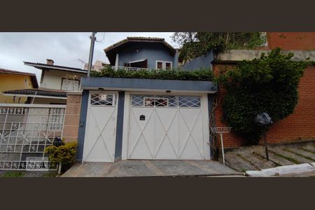 Casa à venda com 318m², 5 quartos e 8 vagasFachada