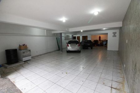 Casa à venda com 318m², 5 quartos e 8 vagasGaragem