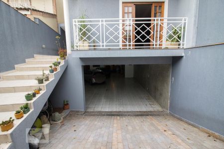 Casa à venda com 318m², 5 quartos e 8 vagasFachada
