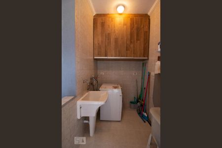 Casa à venda com 318m², 5 quartos e 8 vagasÁrea de Serviço