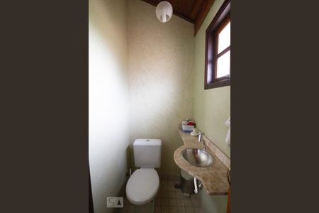Casa à venda com 318m², 5 quartos e 8 vagasLavabo
