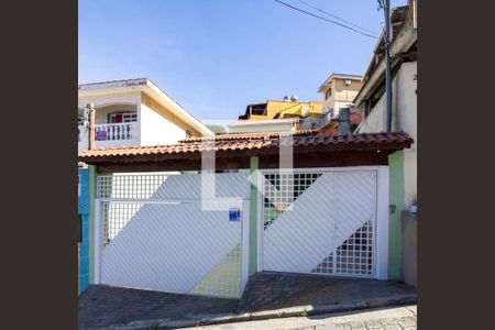 Casa à venda com 240m², 3 quartos e 3 vagasFachada + Plaquinha