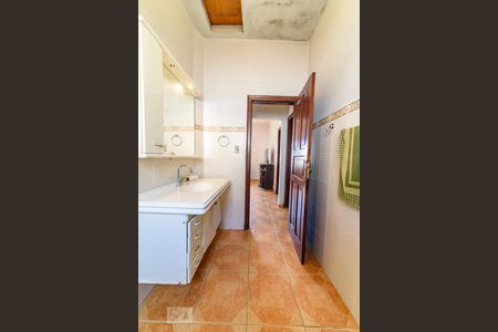 Casa à venda com 380m², 2 quartos e 8 vagasBanheiro Social