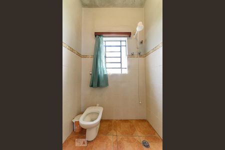 Casa à venda com 380m², 2 quartos e 8 vagasBanheiro Social