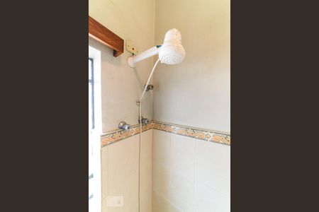 Casa à venda com 380m², 2 quartos e 8 vagasBanheiro Social