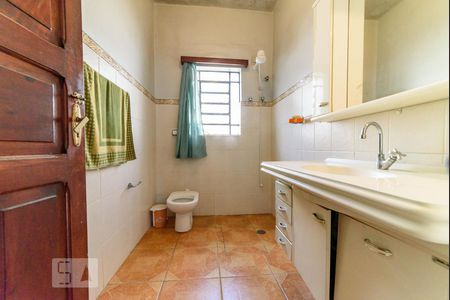 Casa à venda com 380m², 2 quartos e 8 vagasBanheiro Social