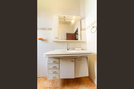 Casa à venda com 380m², 2 quartos e 8 vagasBanheiro Social