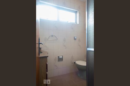 Casa à venda com 210m², 3 quartos e 3 vagasBANHEIRO