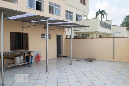 Casa à venda com 210m², 3 quartos e 3 vagasQUINTAL FUNDOS